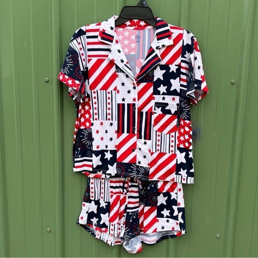 Way to Celebrate Women's Patriotic Star & Stripe Short Pajama Set